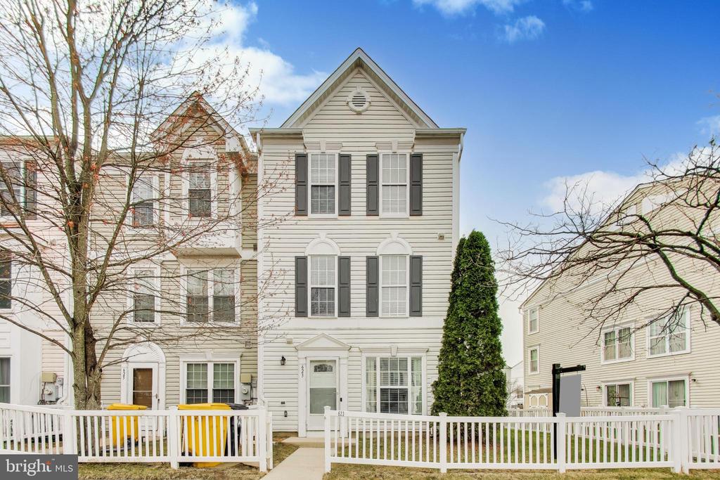 623 FORTUNE COURT