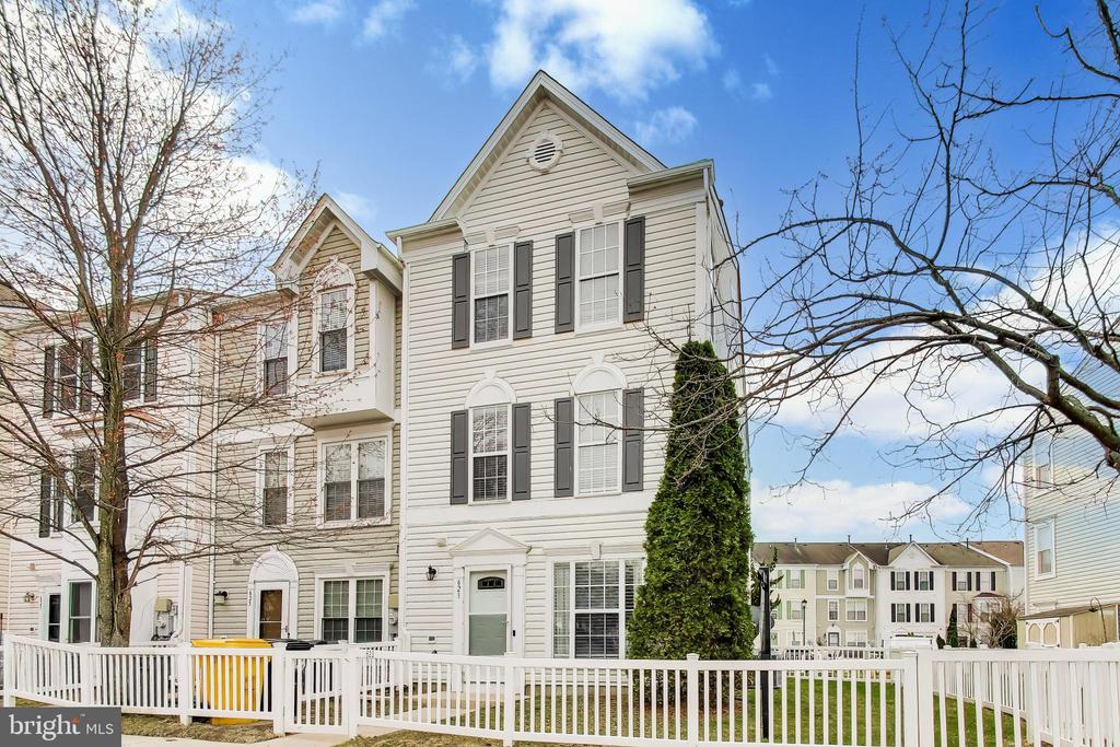 623 FORTUNE COURT