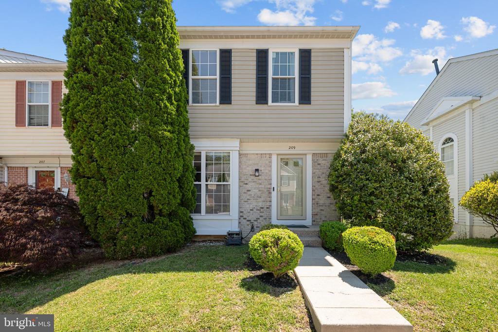 209 EDGE CREEK LANE