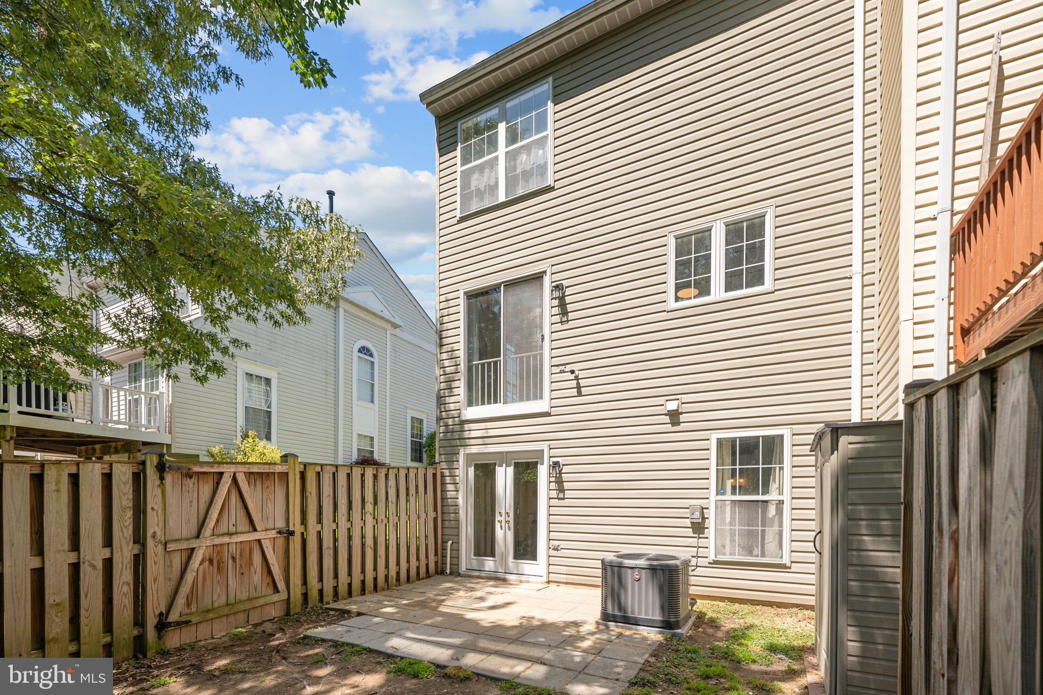 209 EDGE CREEK LANE