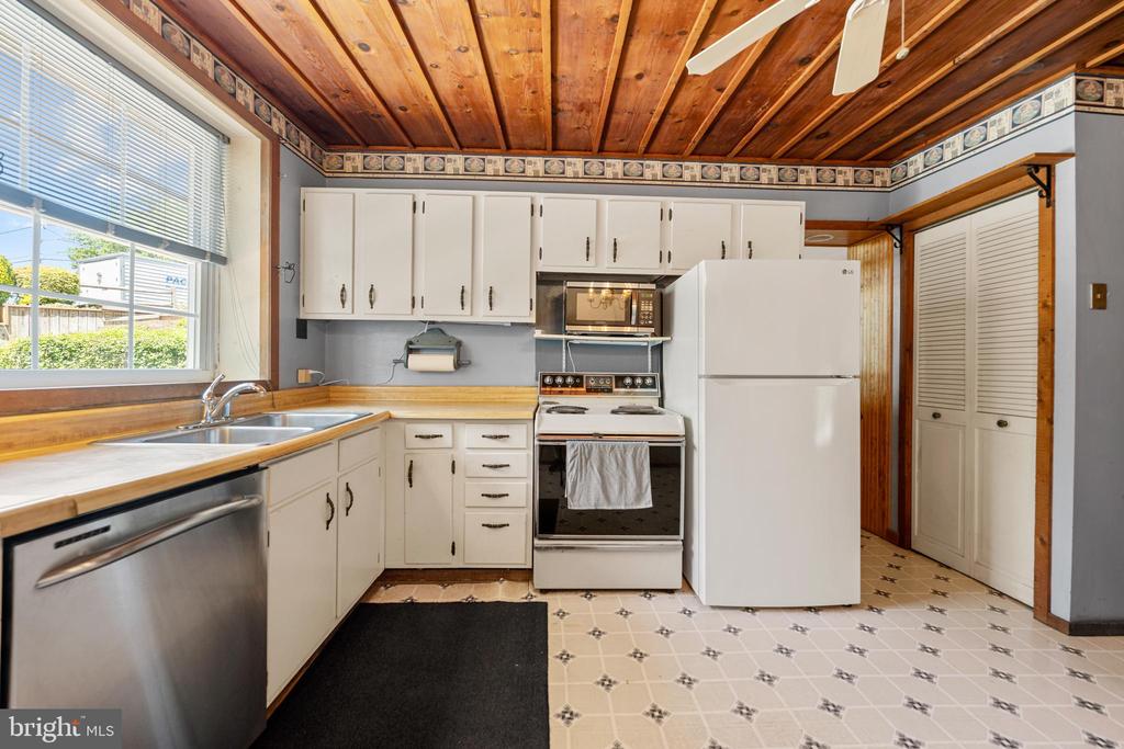 1262 ROCK HILL ROAD