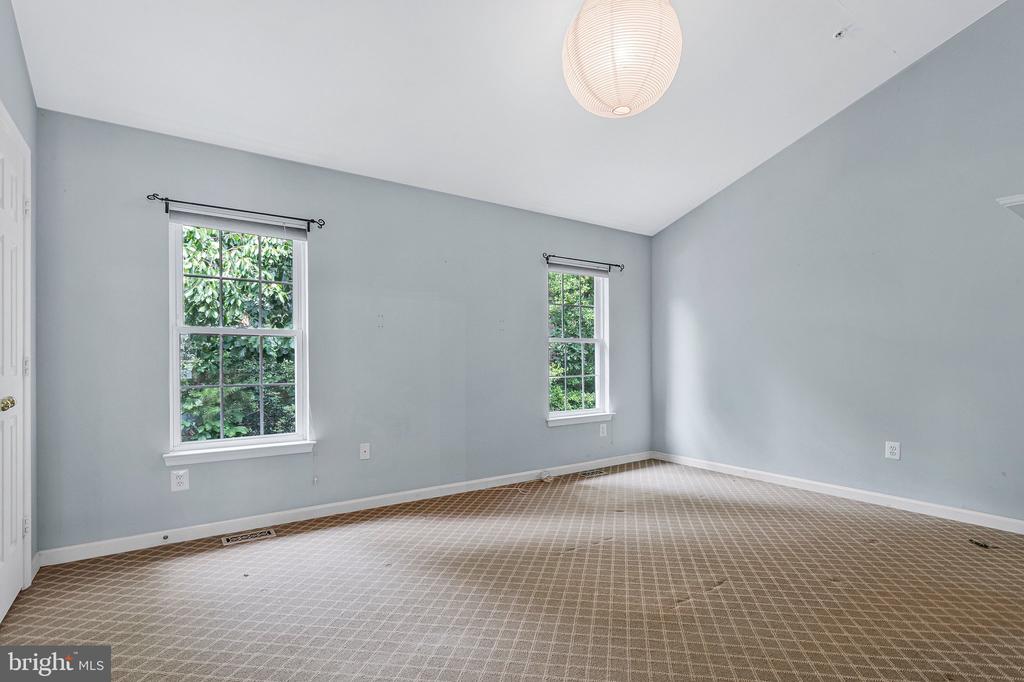 616 BELLERIVE COURT Unit: 85