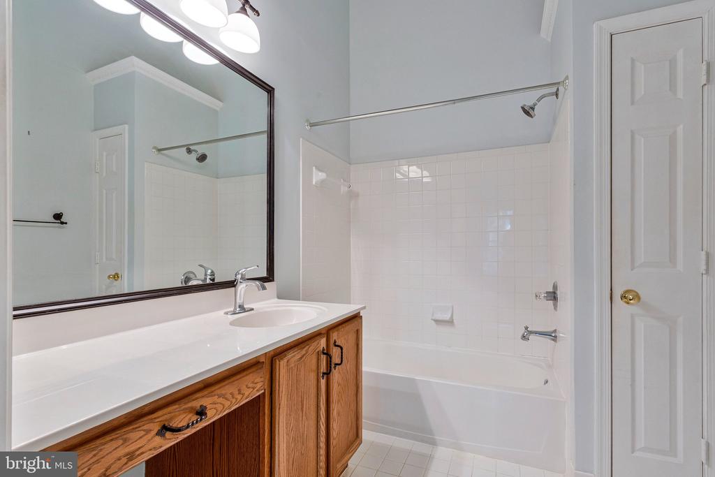 616 BELLERIVE COURT Unit: 85