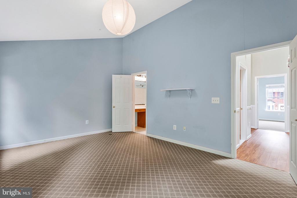 616 BELLERIVE COURT Unit: 85