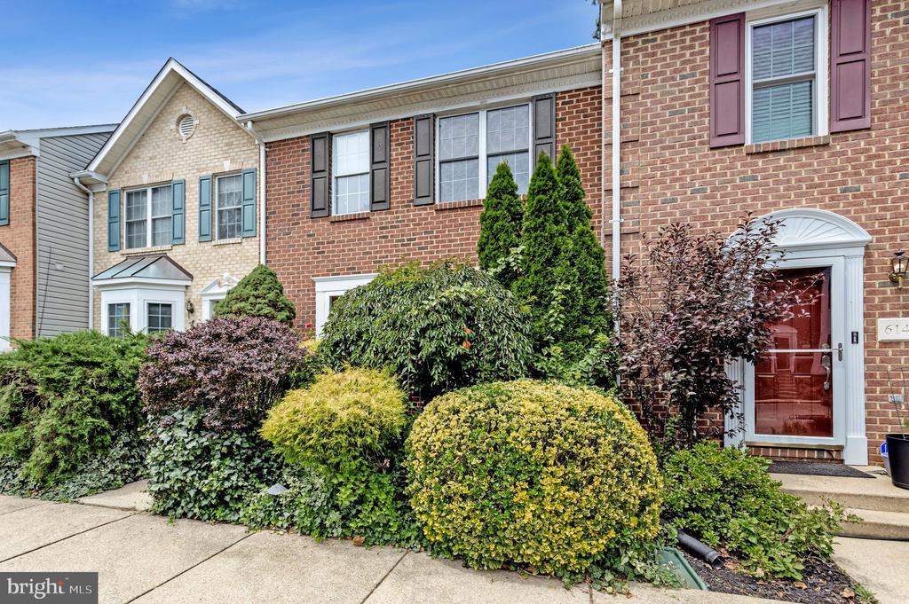 616 BELLERIVE COURT Unit: 85