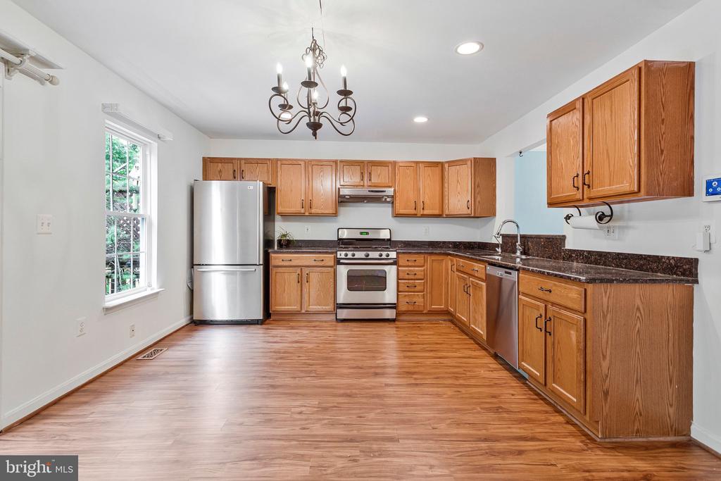 616 BELLERIVE COURT Unit: 85