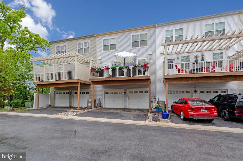 703 SKIPPERS LANE