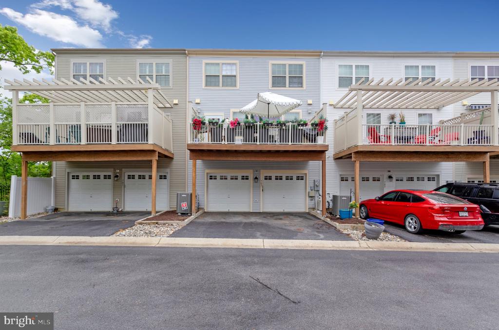 703 SKIPPERS LANE