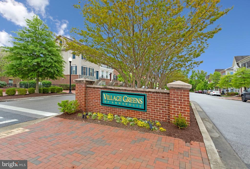 703 SKIPPERS LANE