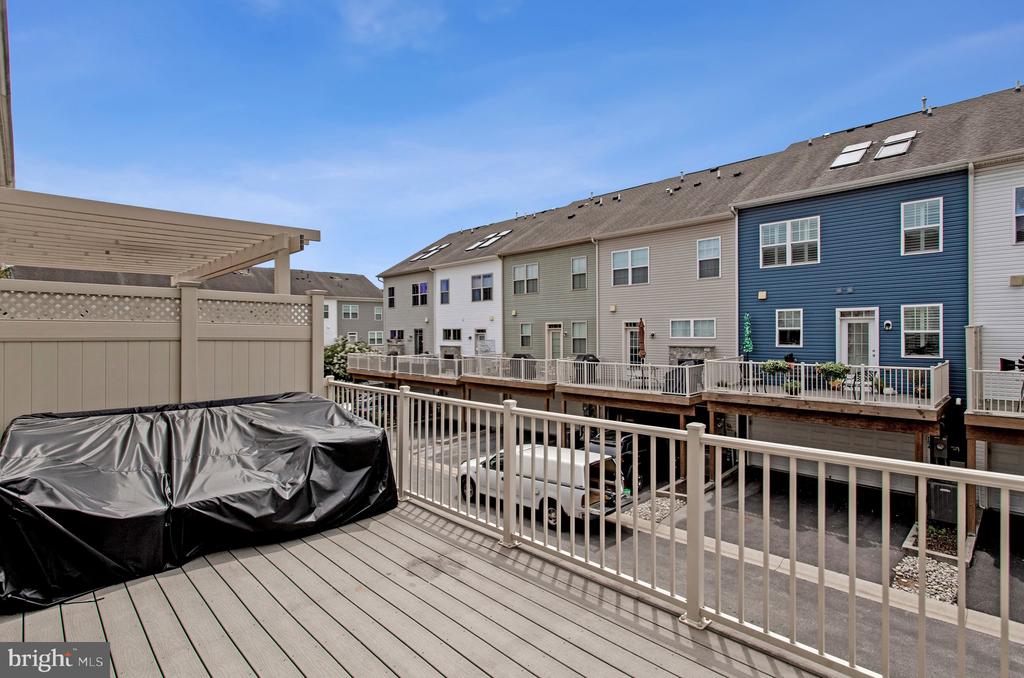 703 SKIPPERS LANE