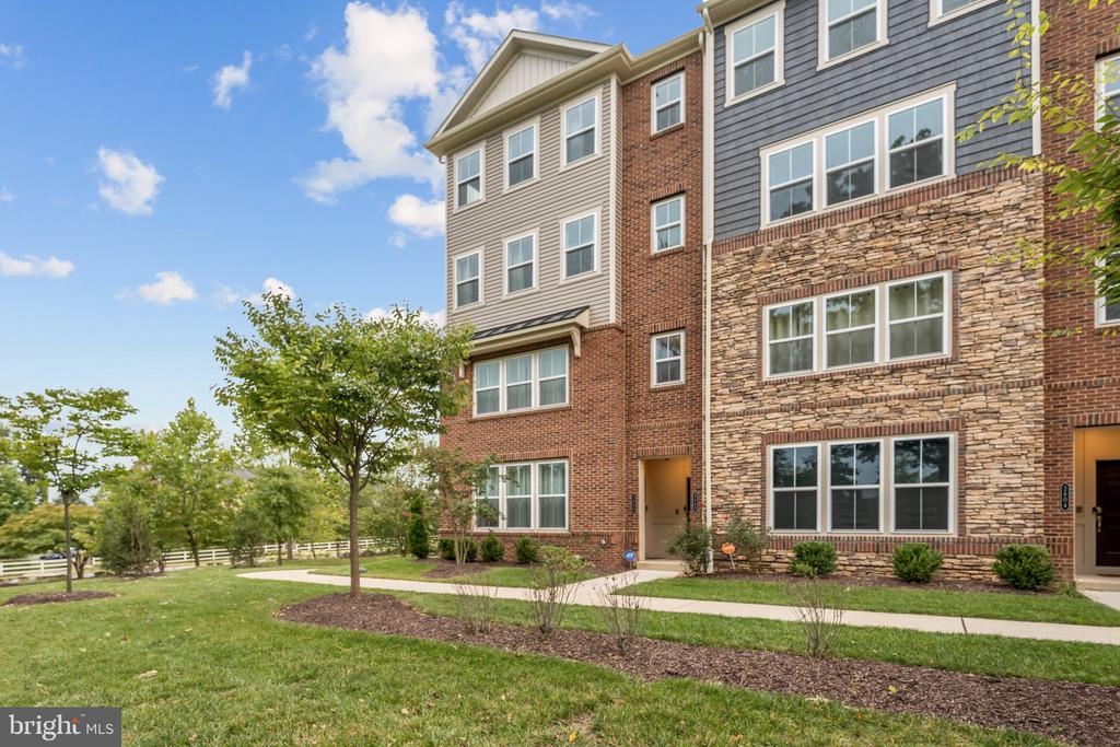 2802 WAVERLY CREEK LN Unit: 36