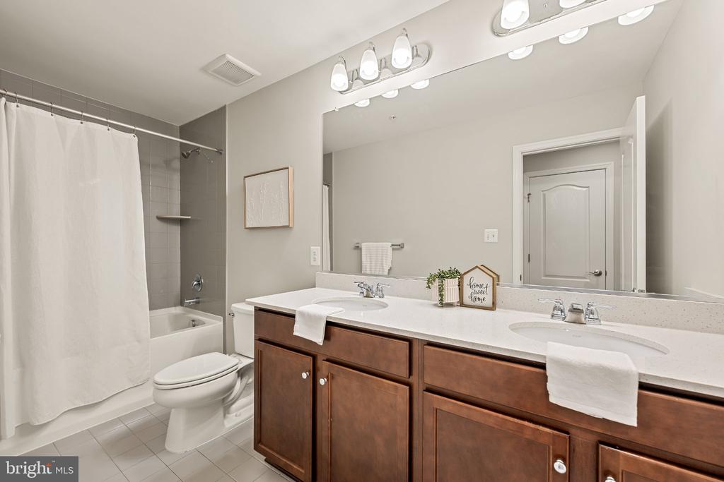 2802 WAVERLY CREEK LN Unit: 36