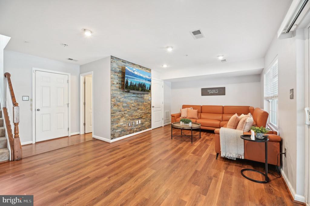 2734 Coppersmith Pl