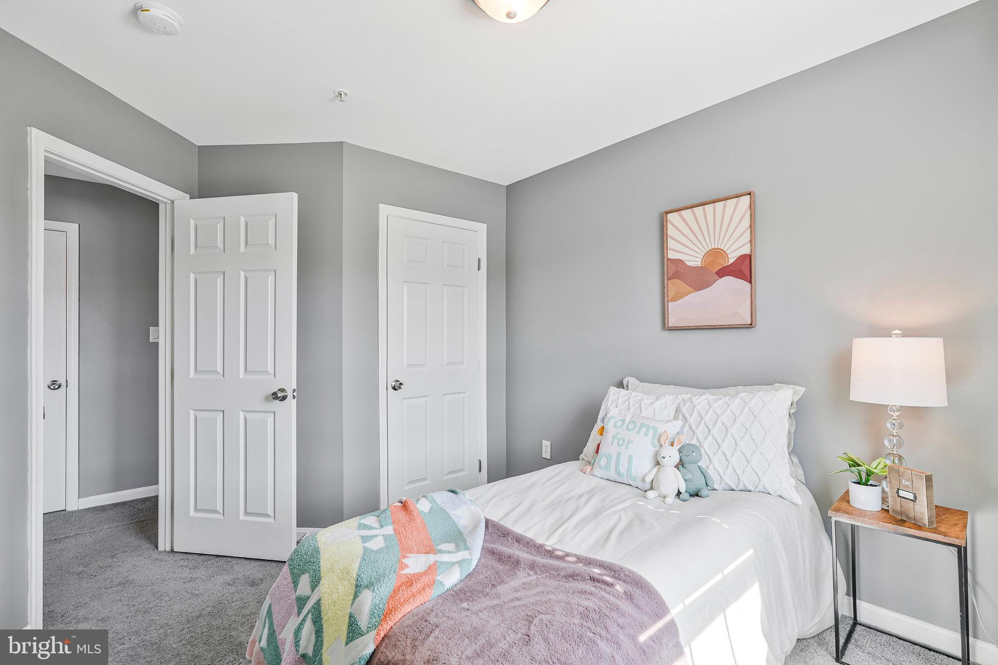 9823 Larson Pl