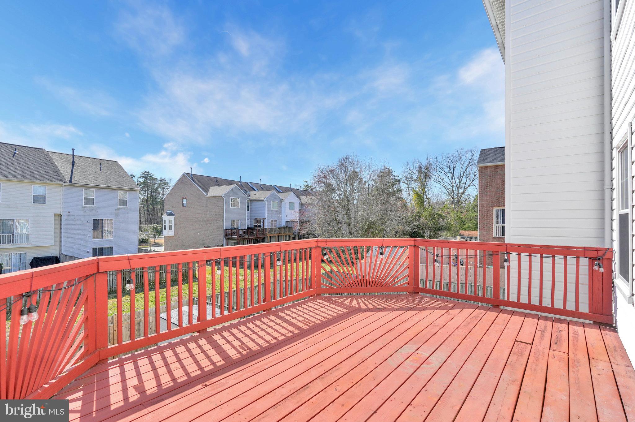 9823 Larson Pl