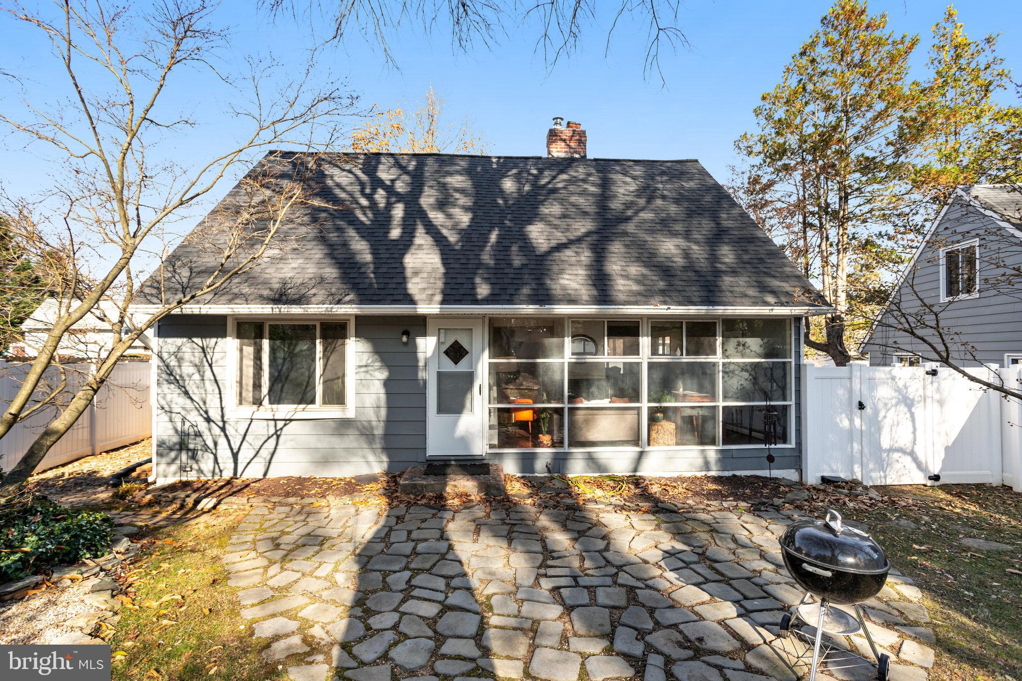 5706 Denfield ROAD