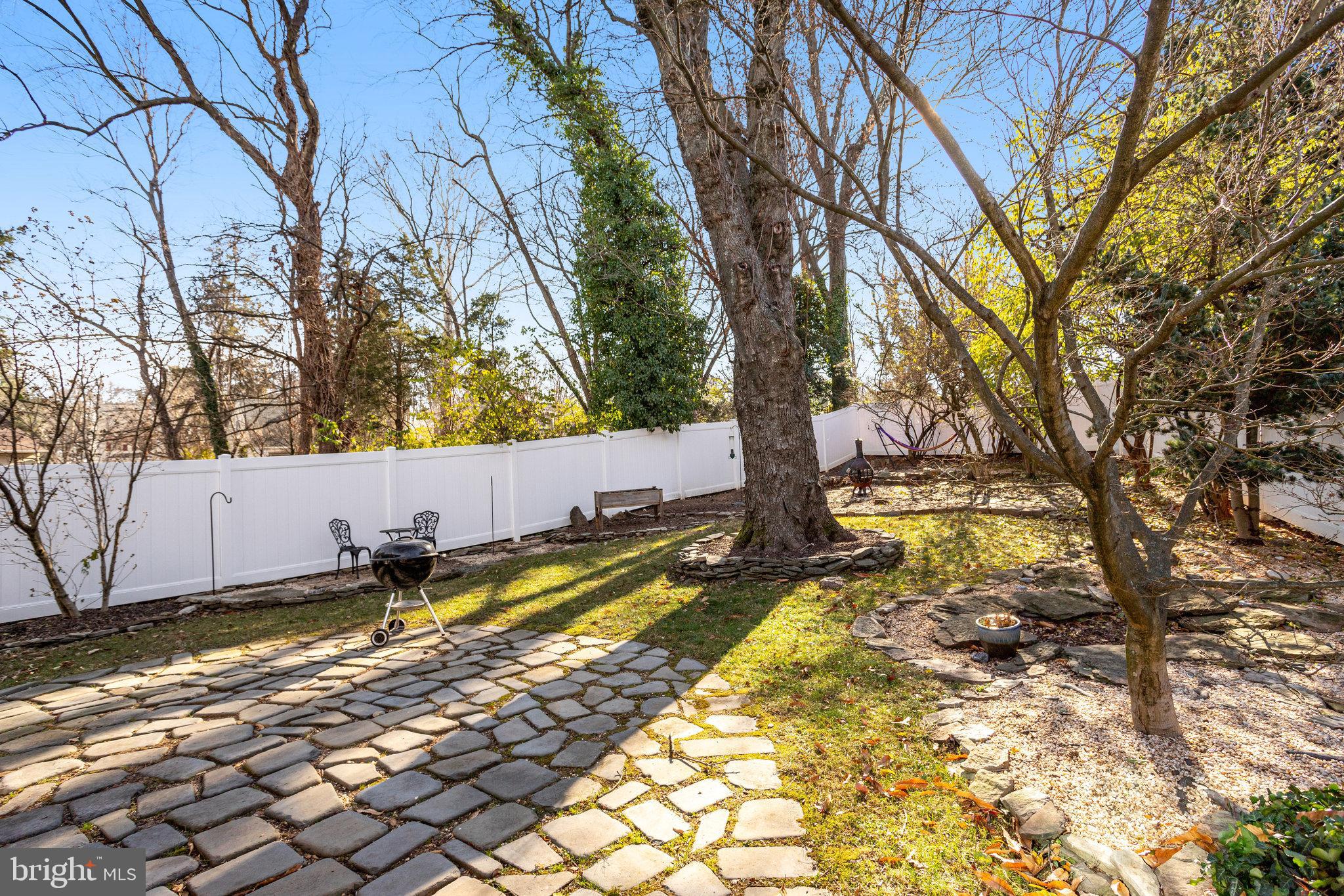 5706 Denfield ROAD