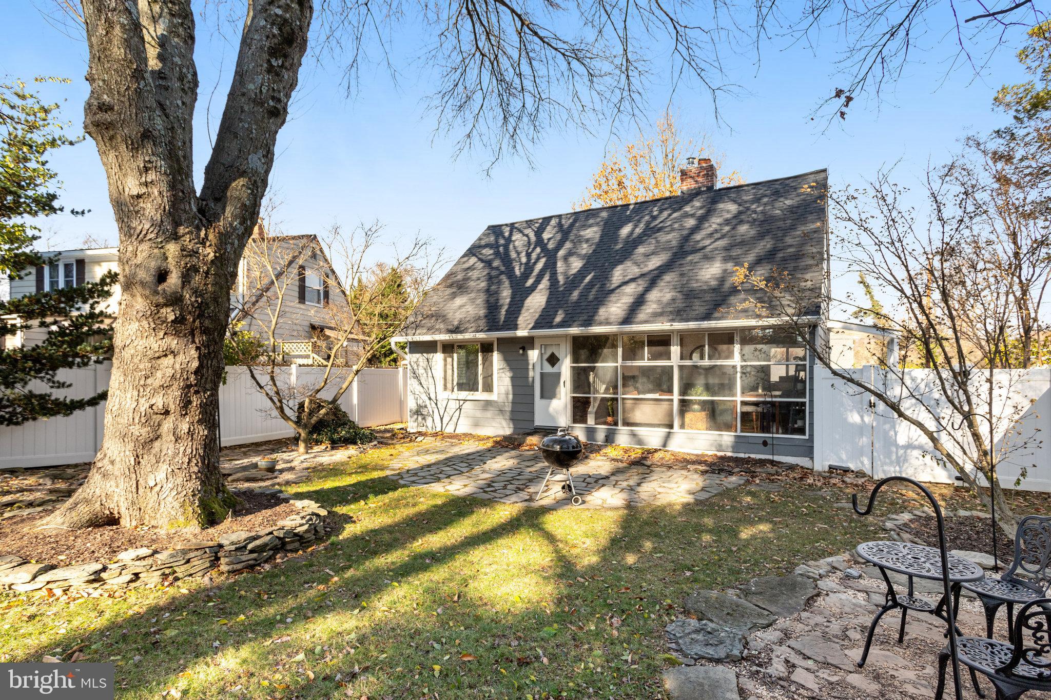 5706 Denfield ROAD