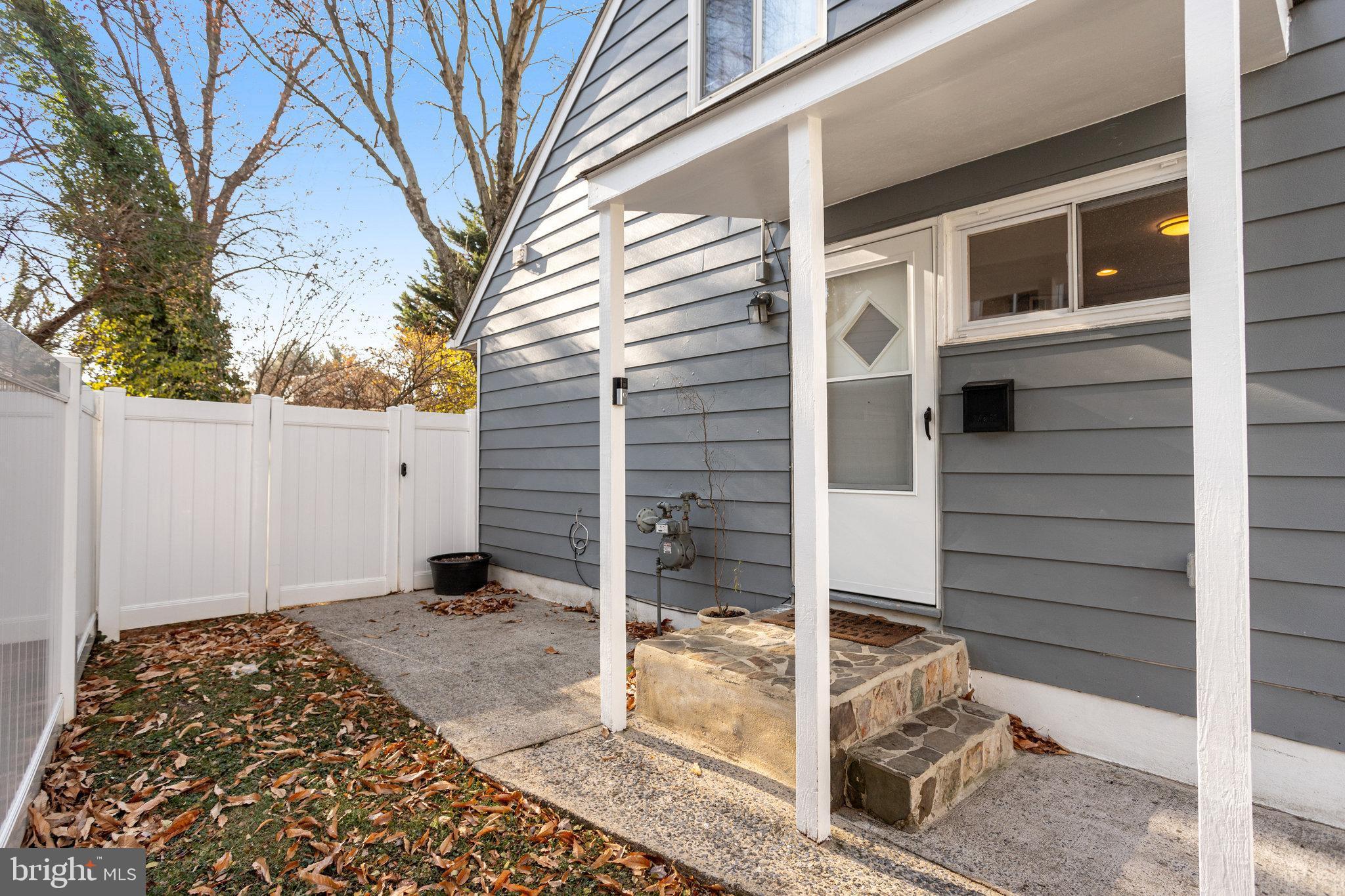 5706 Denfield ROAD