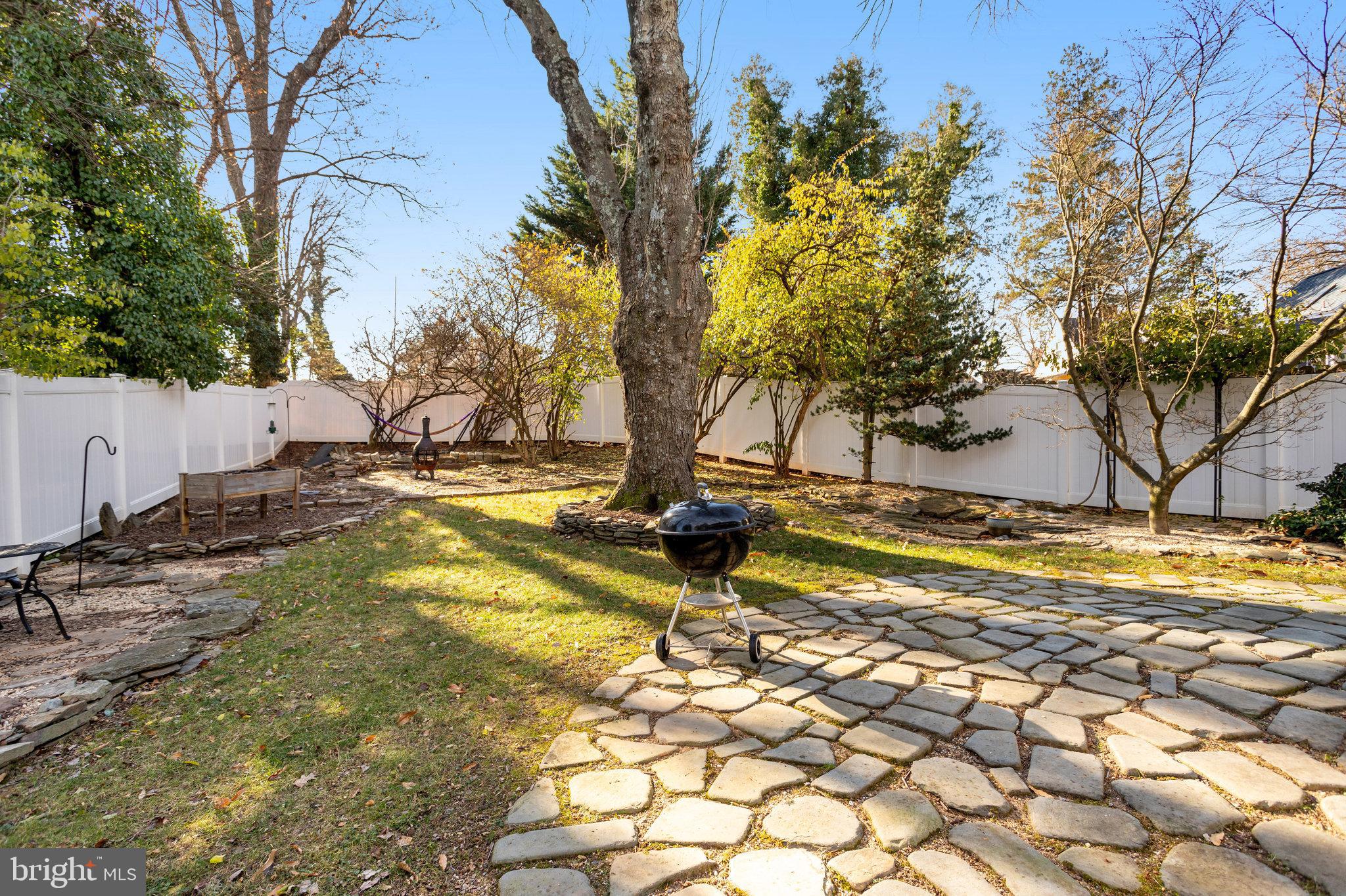 5706 Denfield ROAD