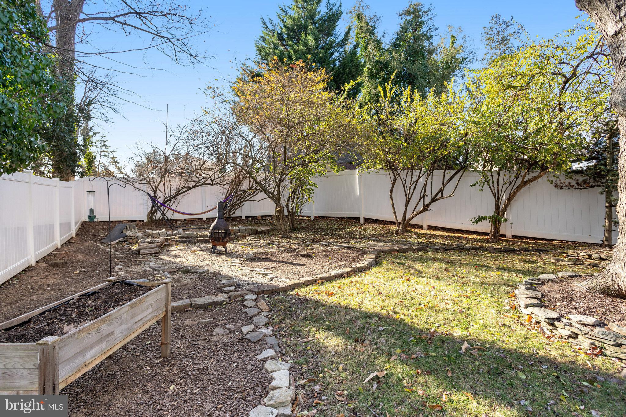 5706 Denfield ROAD