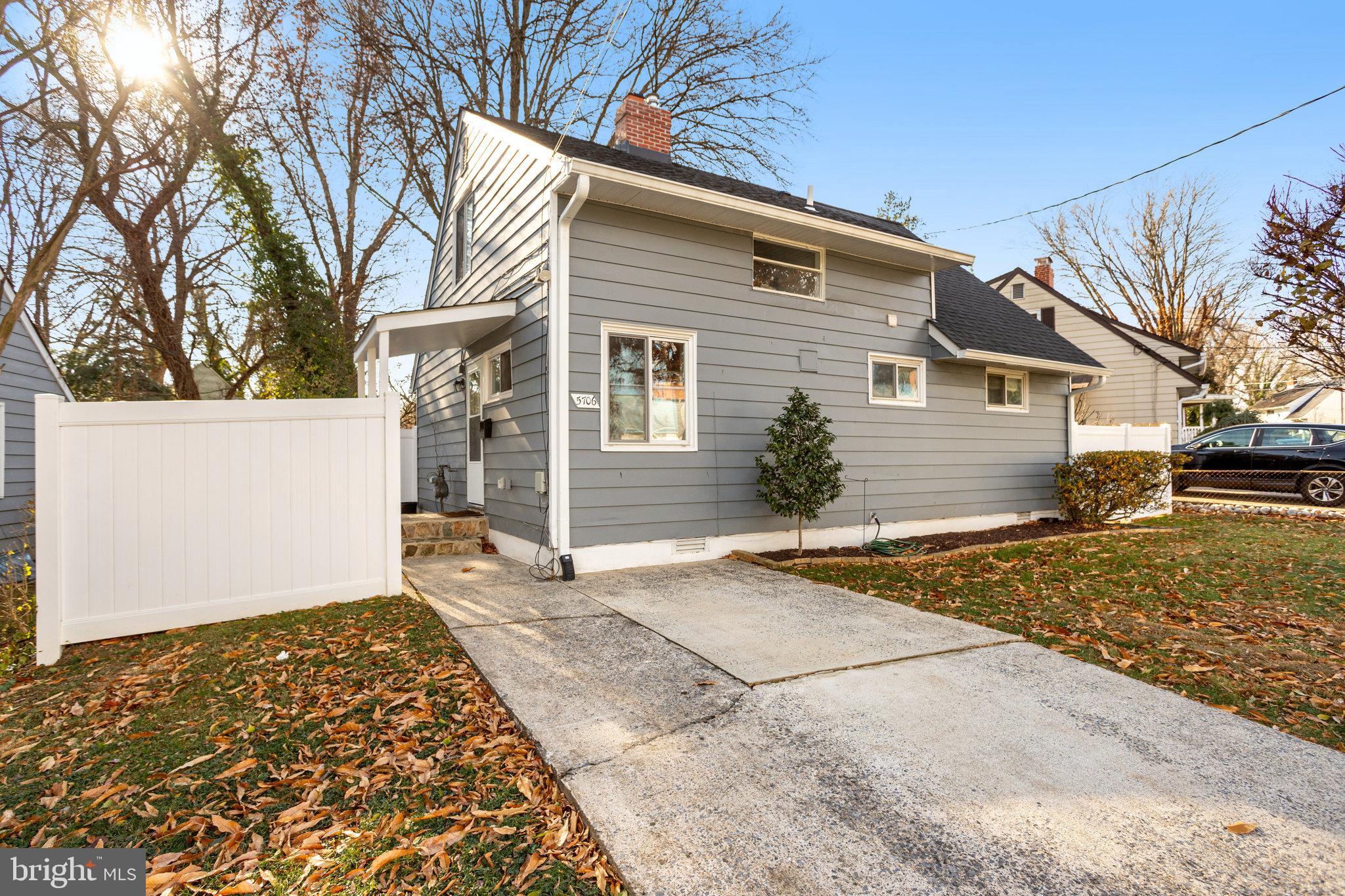 5706 Denfield ROAD