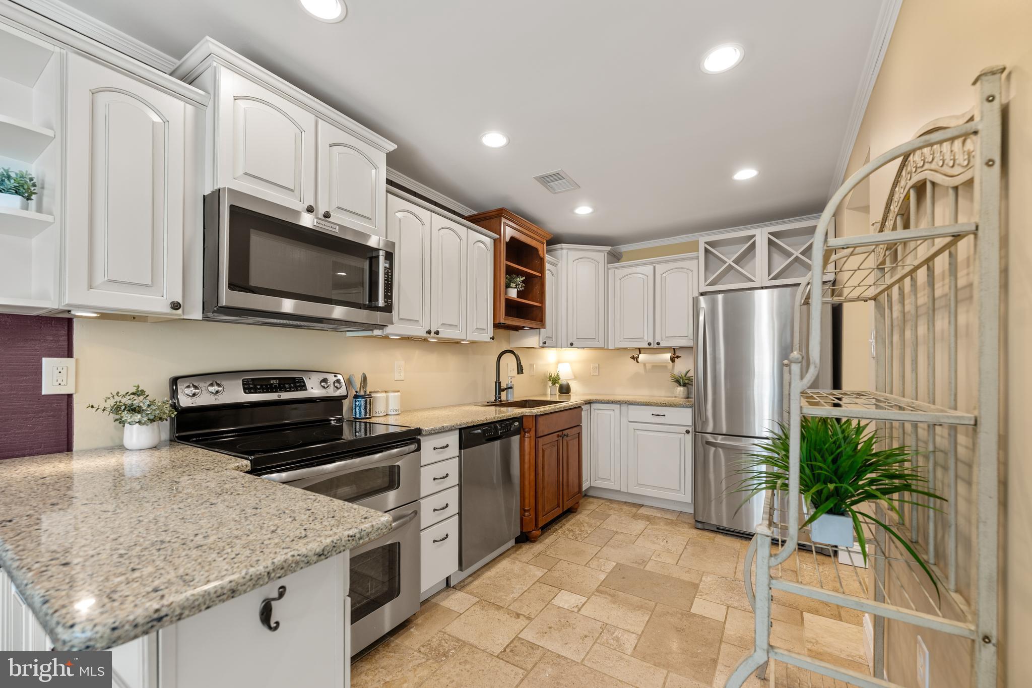 18702 GINGER COURT