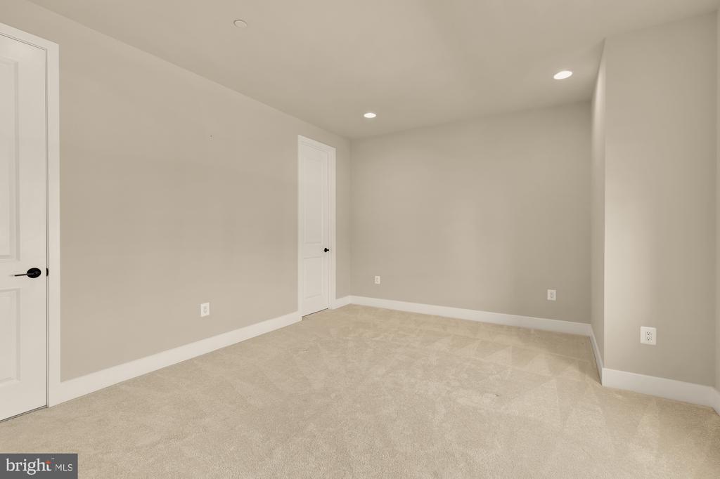 9725 LANTANA WAY