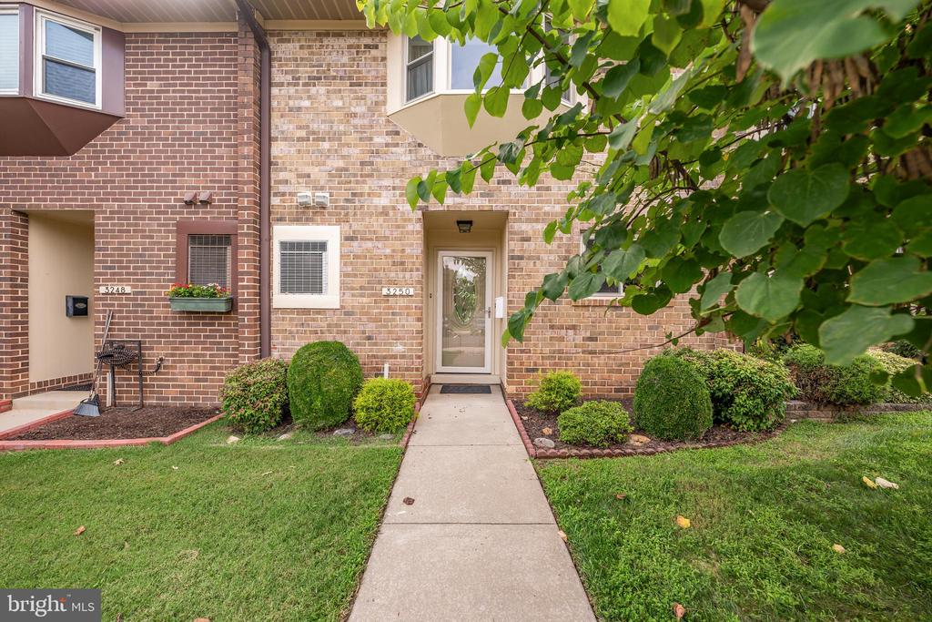 3250 GLENEAGLES DRIVE Unit: 104-B
