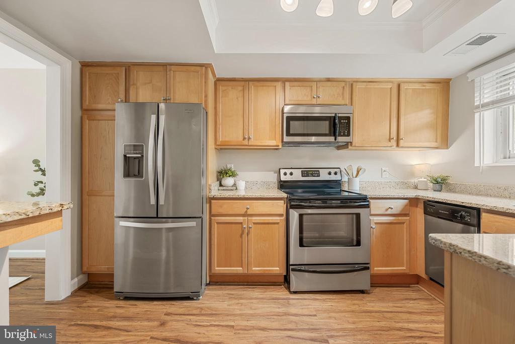 3250 GLENEAGLES DRIVE Unit: 104-B