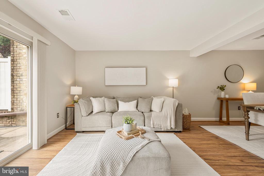 3250 GLENEAGLES DRIVE Unit: 104-B