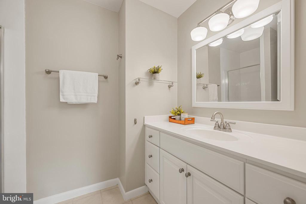 3250 GLENEAGLES DRIVE Unit: 104-B