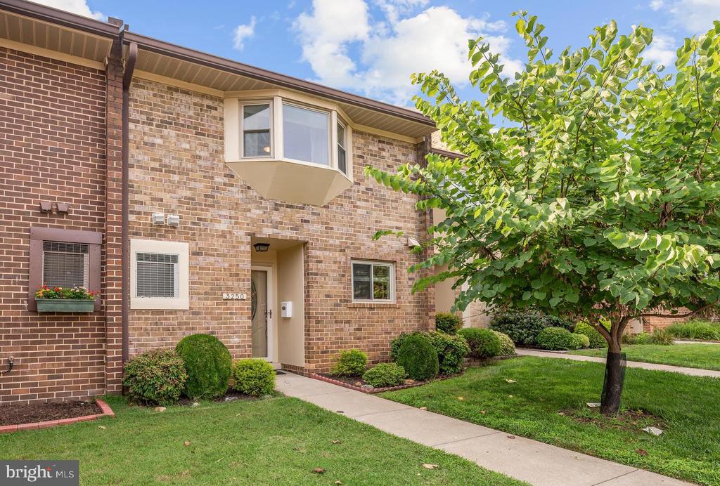 3250 GLENEAGLES DRIVE Unit: 104-B