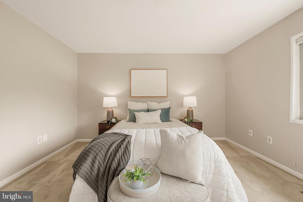 3250 GLENEAGLES DRIVE Unit: 104-B