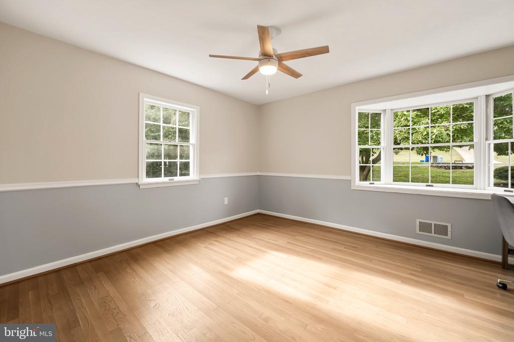 1750 OVERLOOK DRIVE