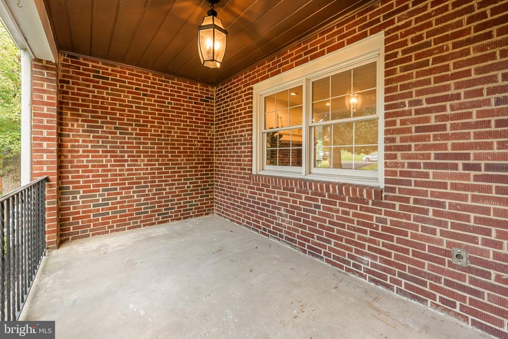 1750 OVERLOOK DRIVE