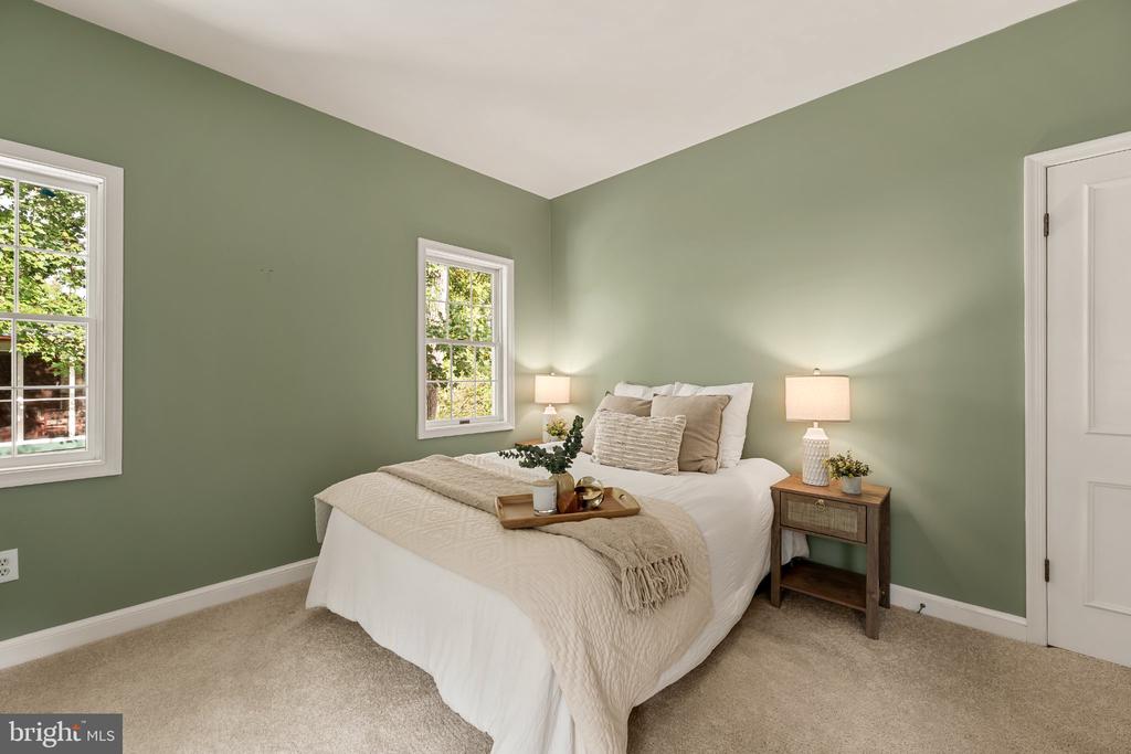 1750 OVERLOOK DRIVE