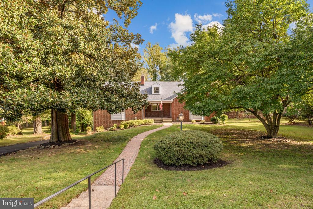 1750 OVERLOOK DRIVE