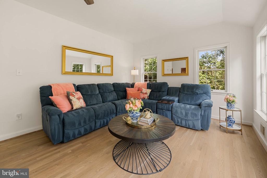 1750 OVERLOOK DRIVE