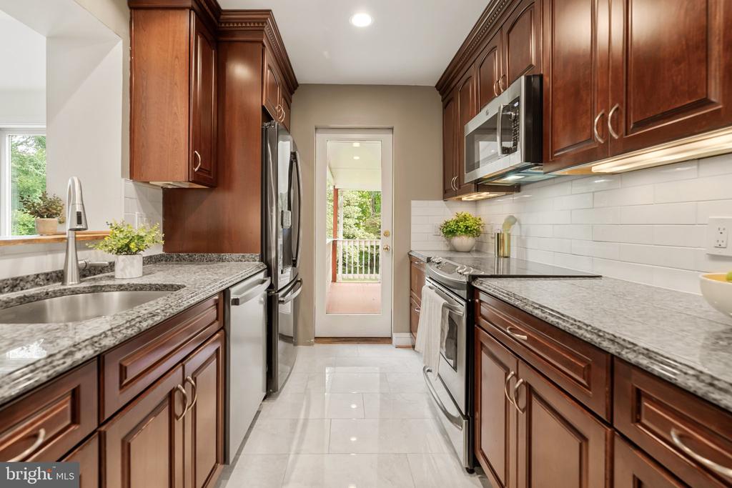 1750 OVERLOOK DRIVE