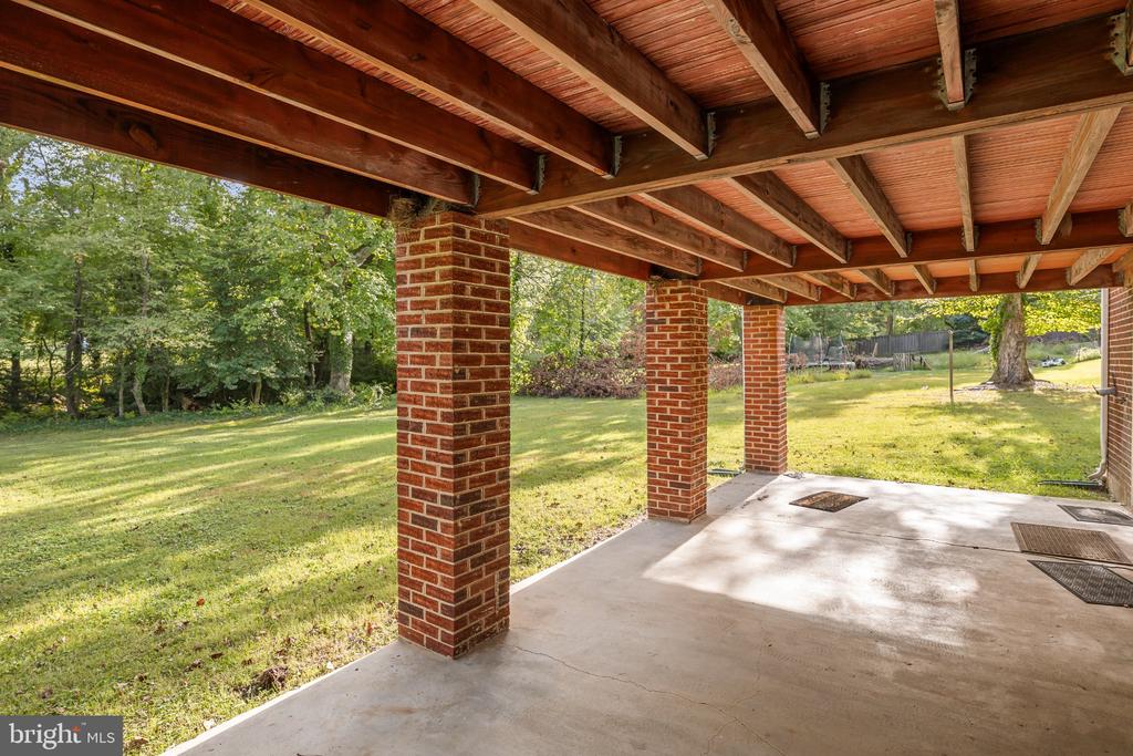 1750 OVERLOOK DRIVE