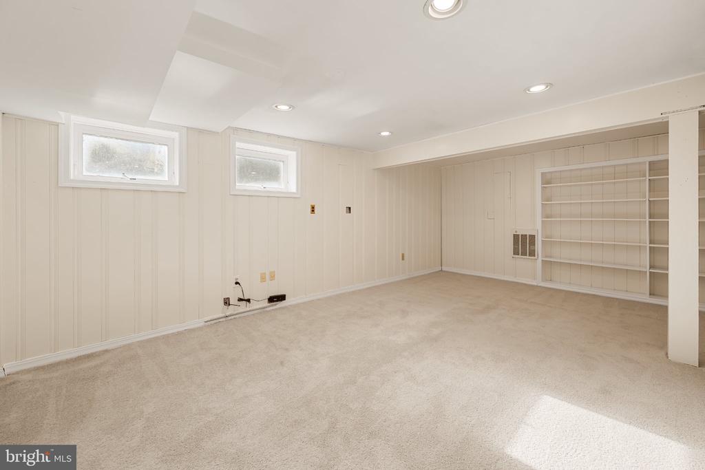 1750 OVERLOOK DRIVE