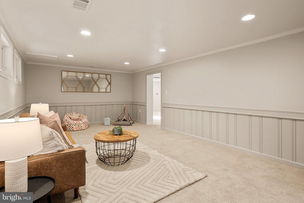 1750 OVERLOOK DRIVE