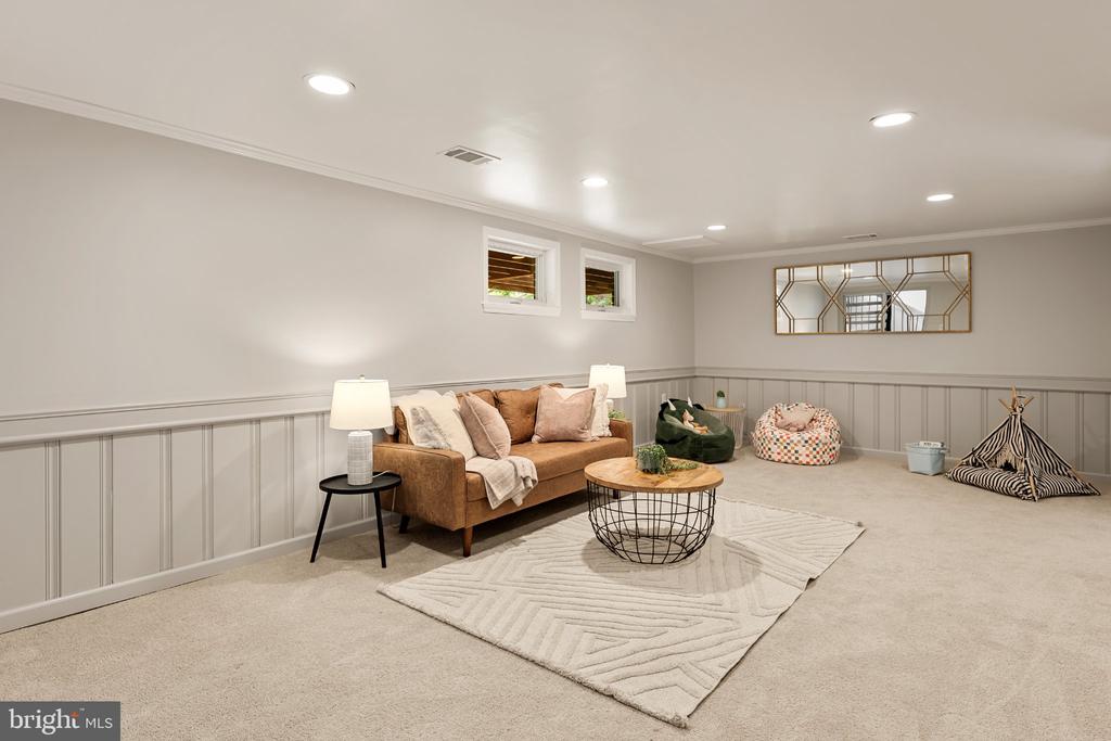 1750 OVERLOOK DRIVE