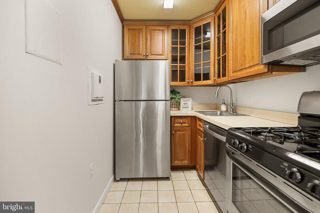 4242 E WEST HIGHWAY Unit: 506