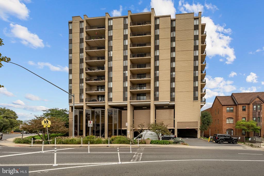 4242 E WEST HIGHWAY Unit: 506