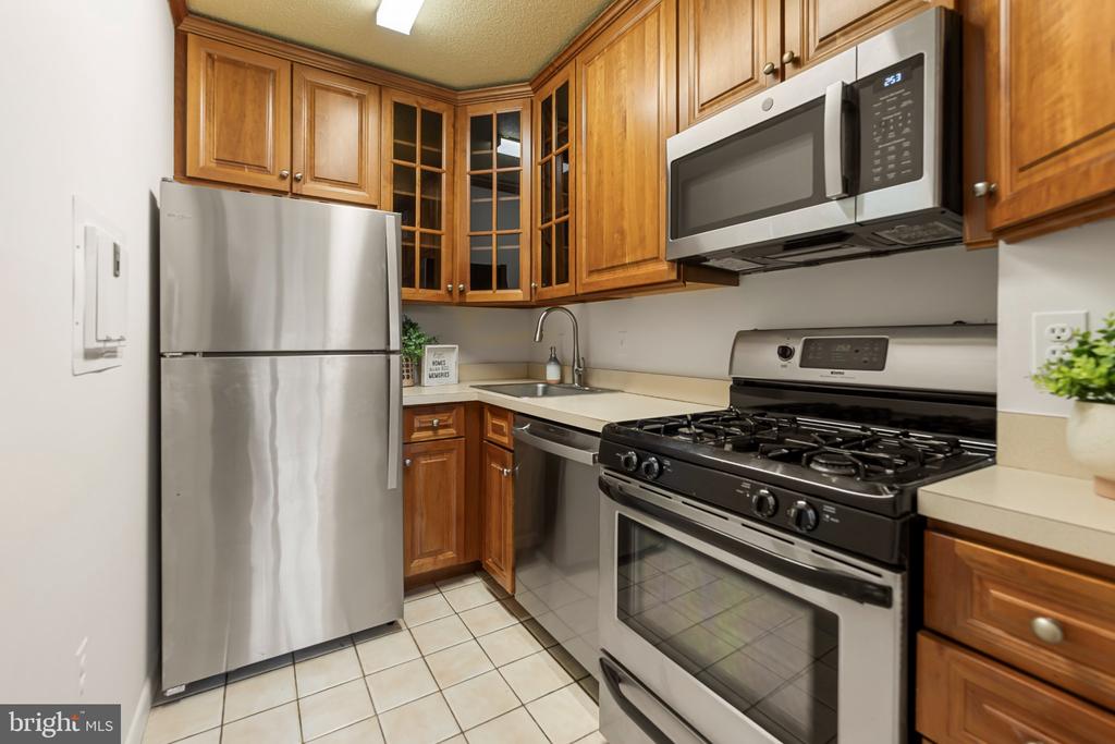 4242 E WEST HIGHWAY Unit: 506