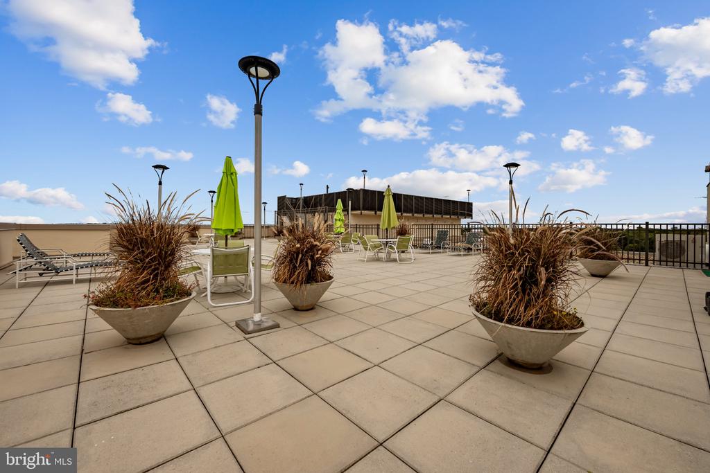 4242 E WEST HIGHWAY Unit: 506