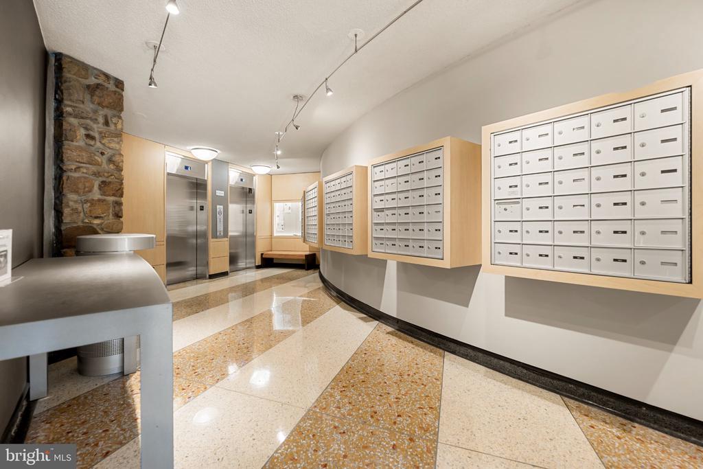 4242 E WEST HIGHWAY Unit: 506