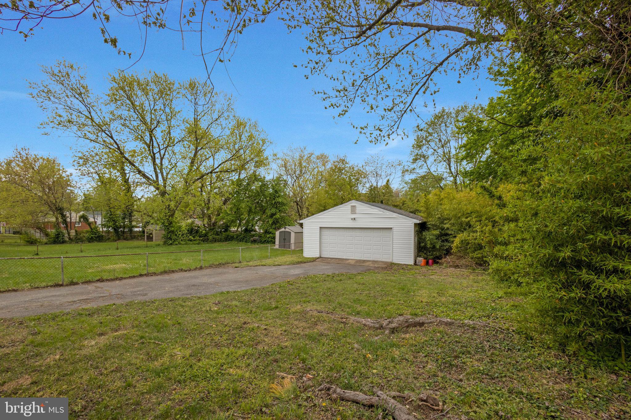 2411 Brooks Dr